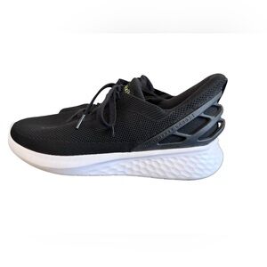 Kizik Athens Athletic Shoe Black Men 10.5 Hands Free Slip In Comfort Walking